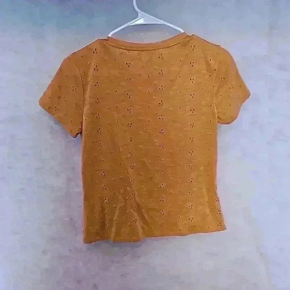 Jun&Ivy Francesca's Women's Small T-shirt Mustard Yellow Trailing Flower Eyelett - Picture 4 of 7